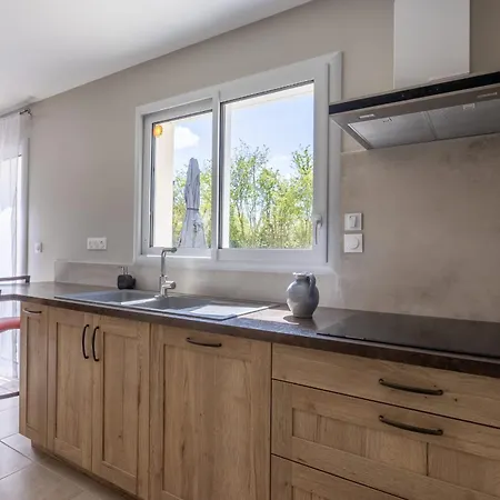 Holiday home La Petite Maison De Littry Parking