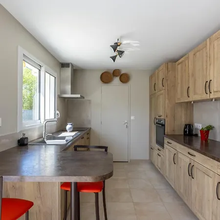 La Petite Maison De Littry Parking