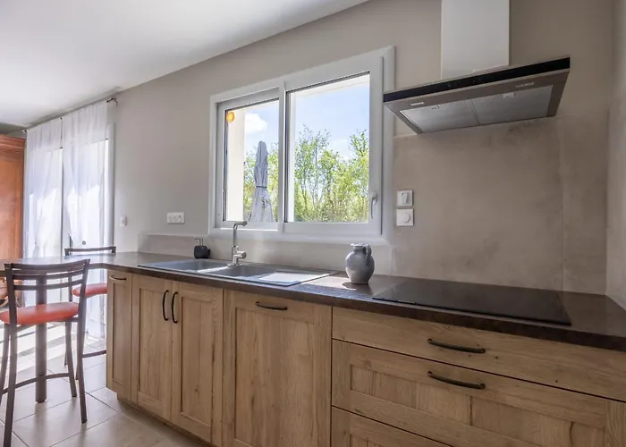 Дом отдыха La Petite Maison De Littry Parking